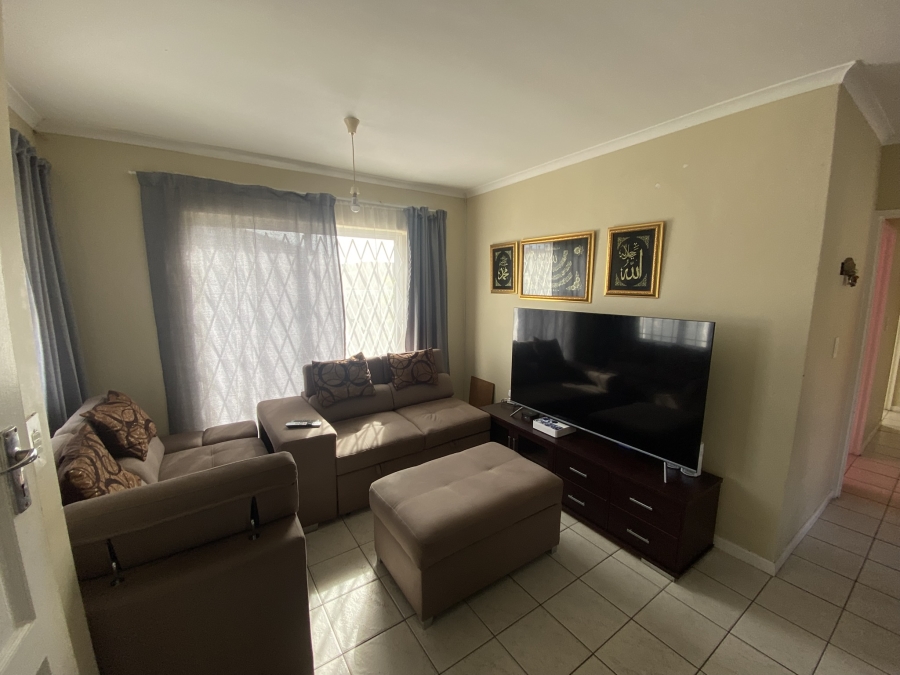 To Let 3 Bedroom Property for Rent in Muizenberg Western Cape